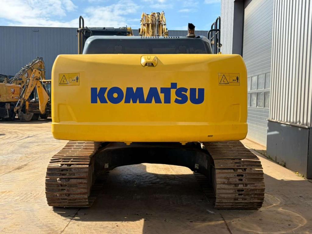 Komatsu PC240 Photo 4