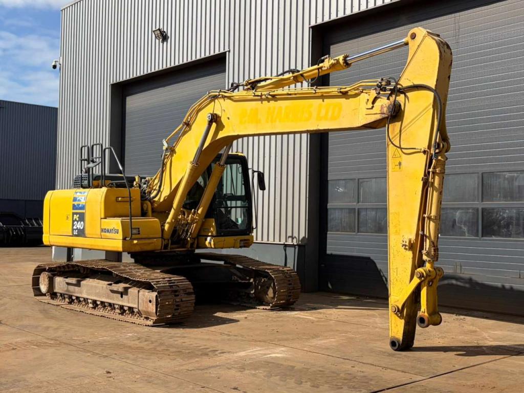 Komatsu PC240 Photo 5