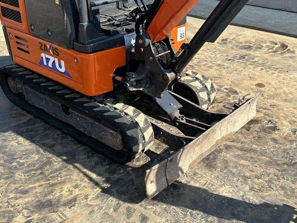 Hitachi ZX17U-5A-YR Photo 5