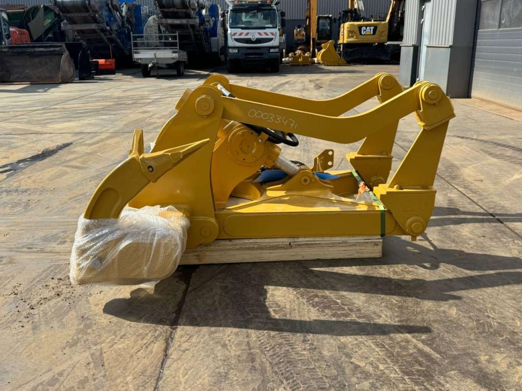 Caterpillar D6 New Gen Ripper with 1 Cylinder Photo 3