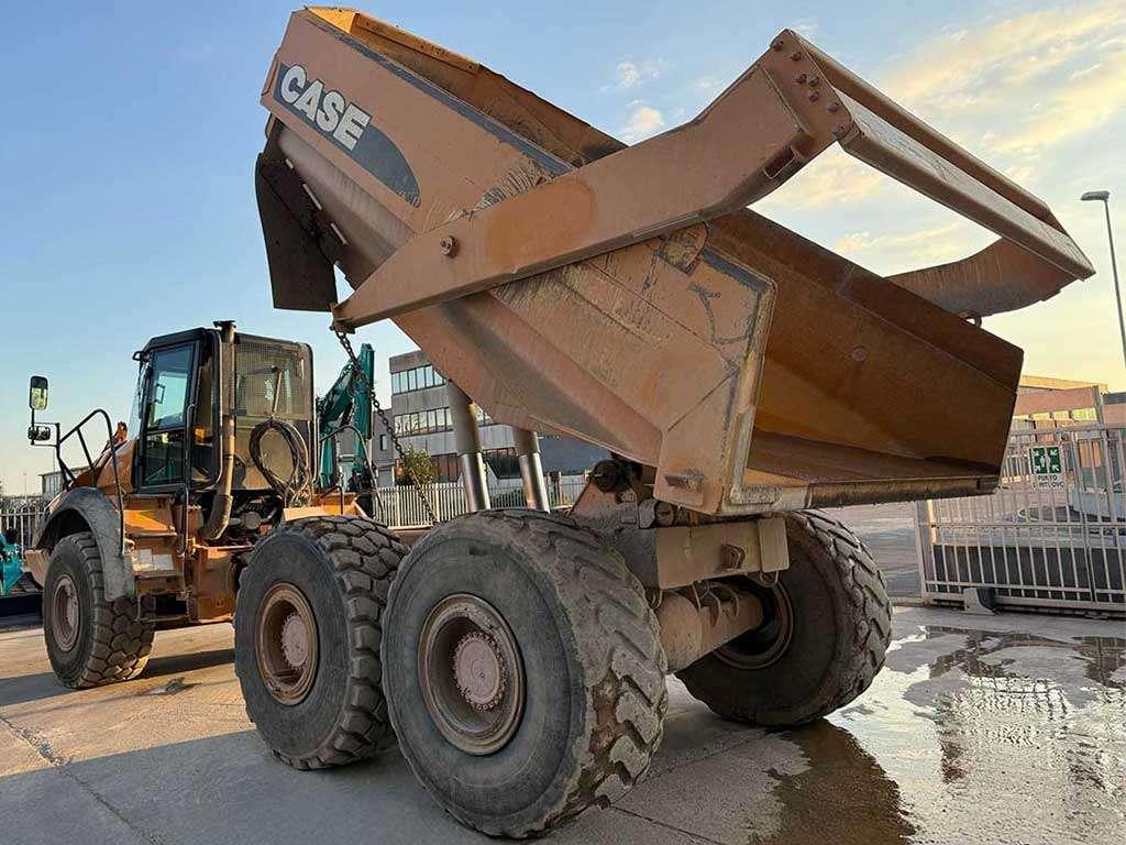 Case ADT 330B Photo 4
