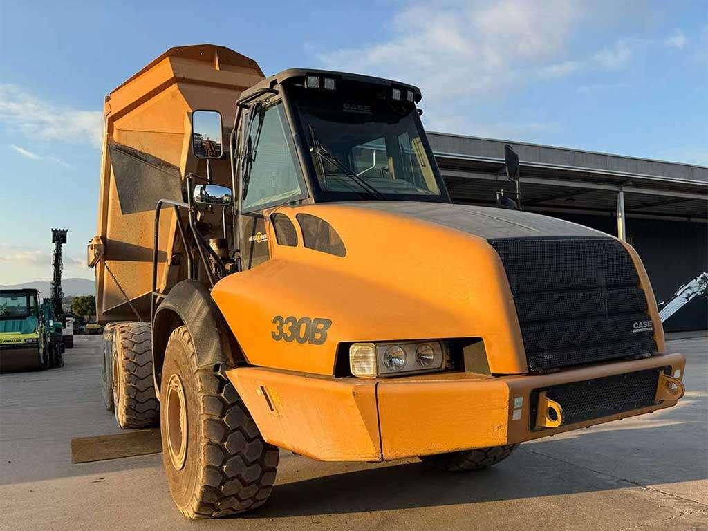 Case ADT 330B Photo 7