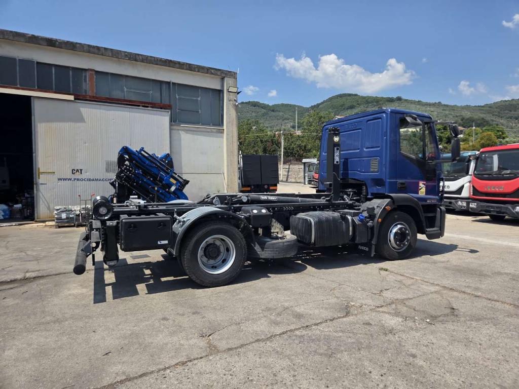 Iveco EUROCARGO CUBE 120-220 Photo 14