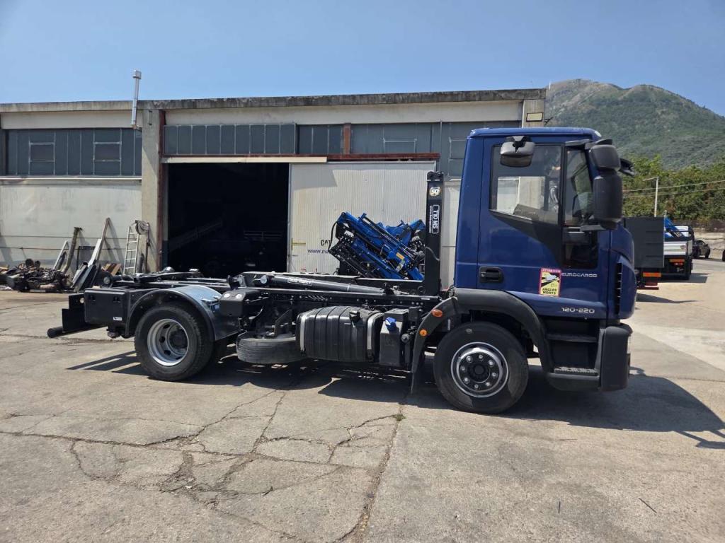 Iveco EUROCARGO CUBE 120-220 Photo 18
