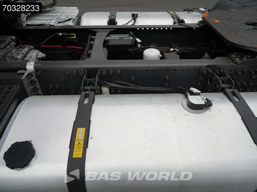 Volvo FH 460 4X2 Mega XL 2x Tanks ACC Navi Photo 19
