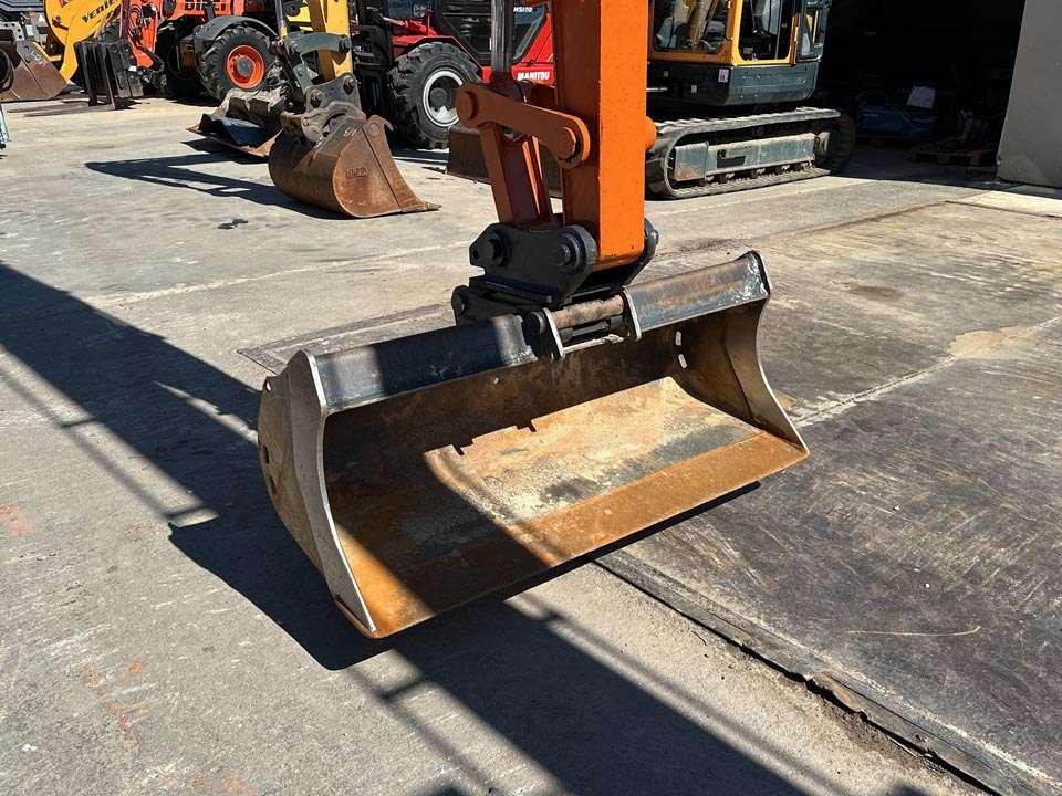 Hitachi ZX135US-6 SLF Photo 8