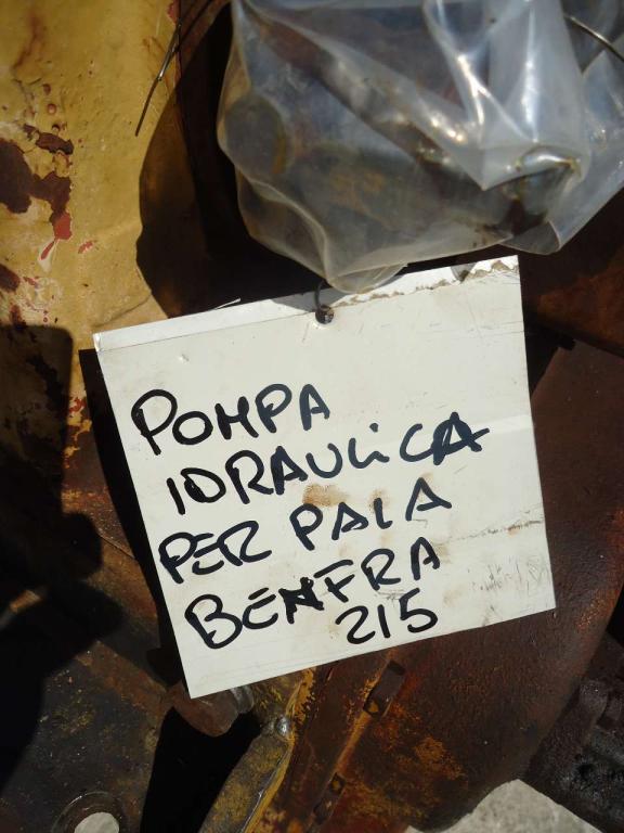 Pompe hydraulique pour Benfra 215 Photo 4