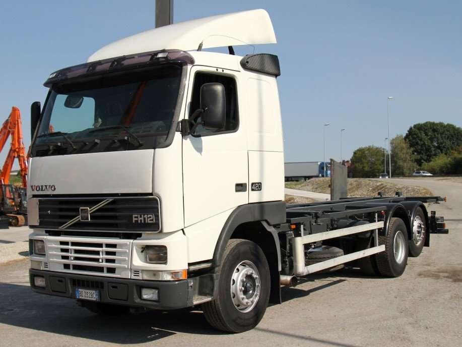 Volvo FH12-420 Photo 1