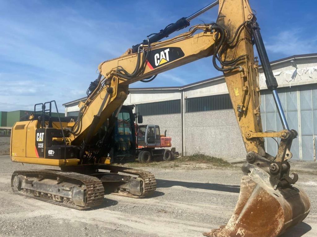 Caterpillar 323ELN Photo 4