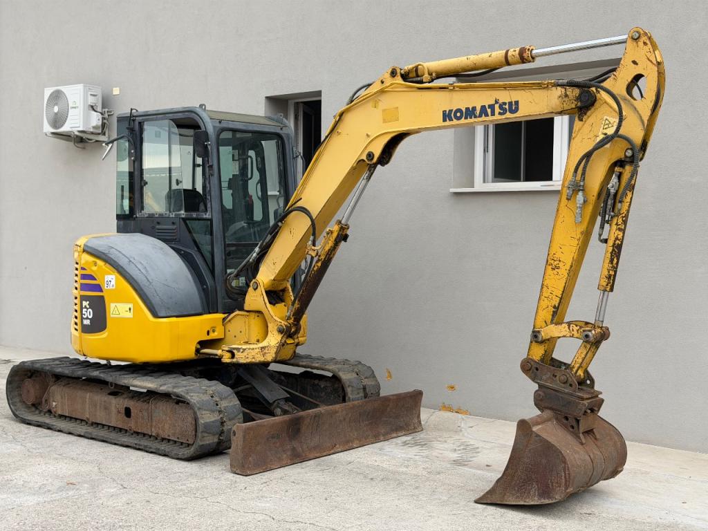 Komatsu PC55MR-2 Photo 2