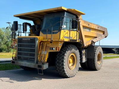 Komatsu HD605-7 Photo 1