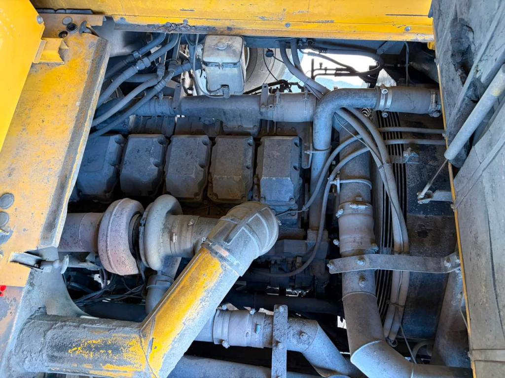 Komatsu HD605-7 Photo 26
