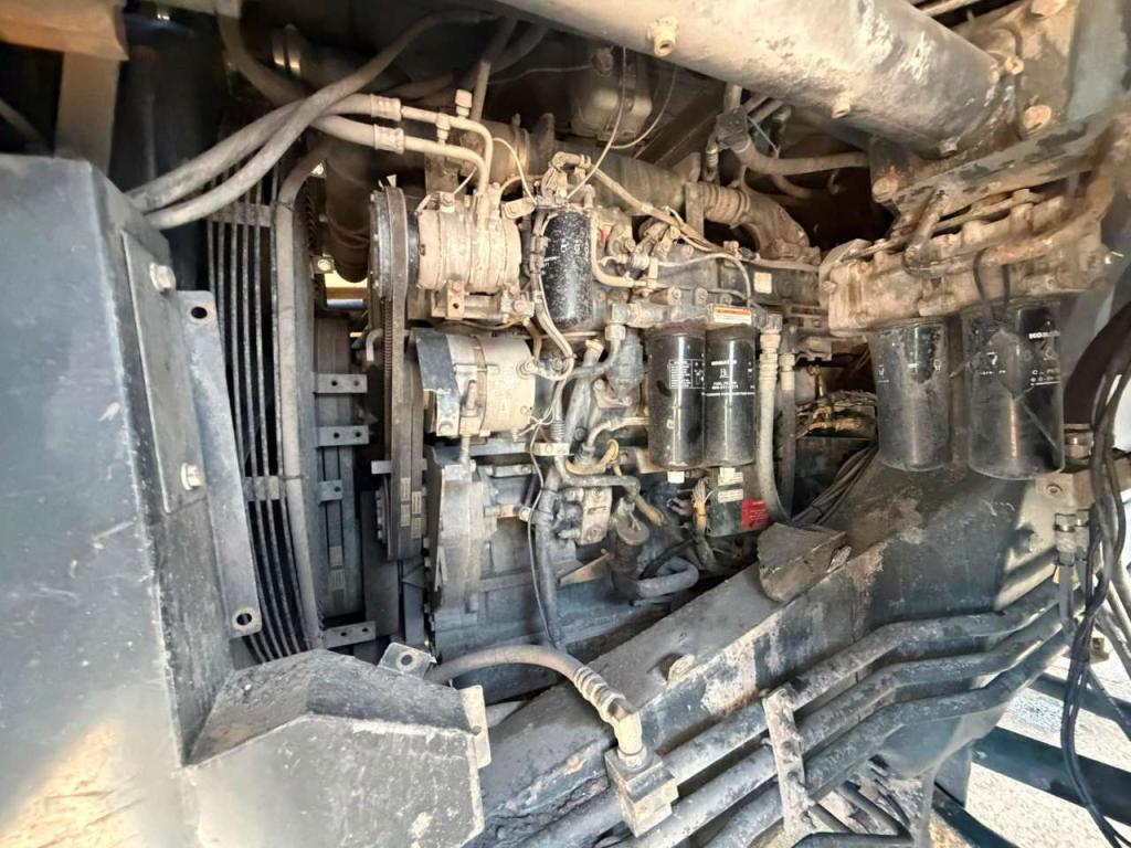 Komatsu HD605-7 Photo 27