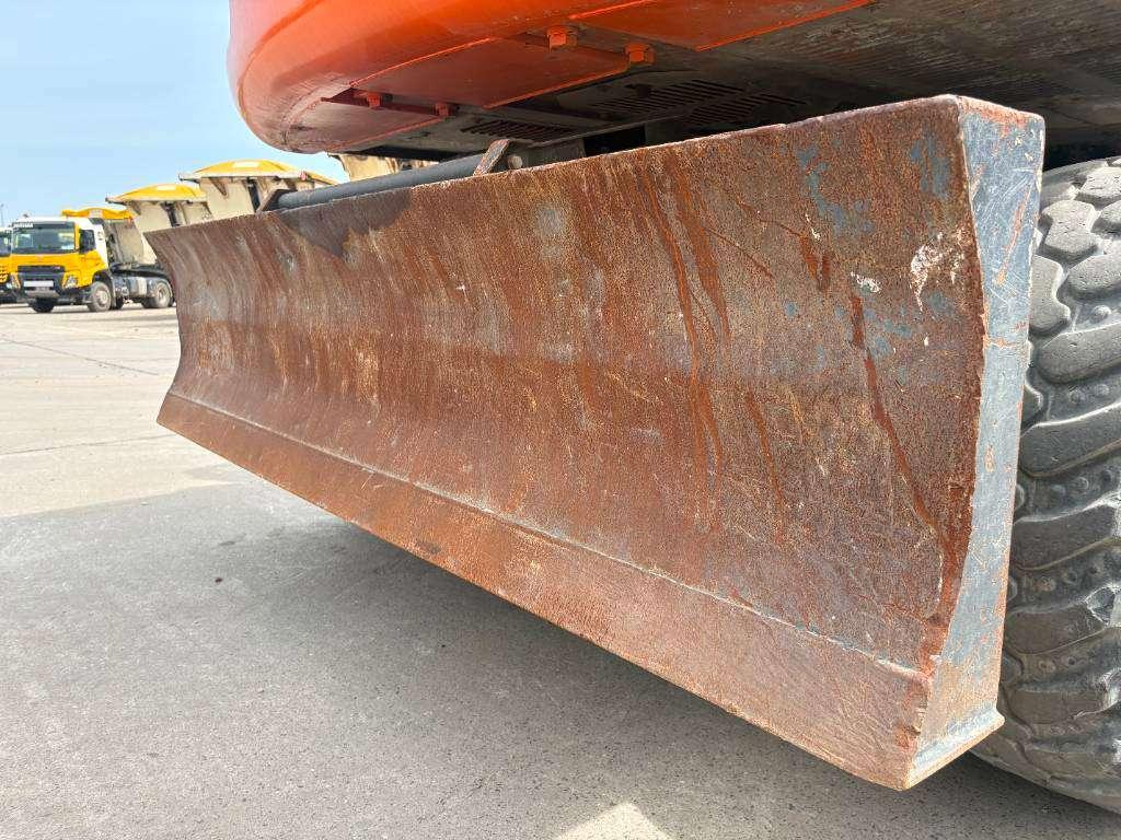 Hitachi ZX 140 W-6 (3 Pieces available) Photo 13