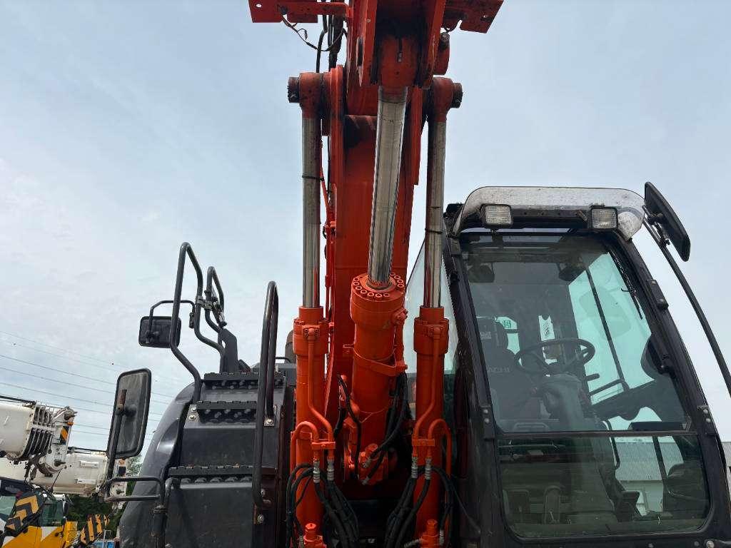 Hitachi ZX 140 W-6 (3 Pieces available) Photo 17