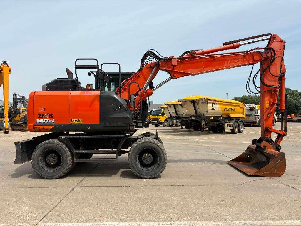Hitachi ZX 140 W-6 (3 Pieces available) Photo 4