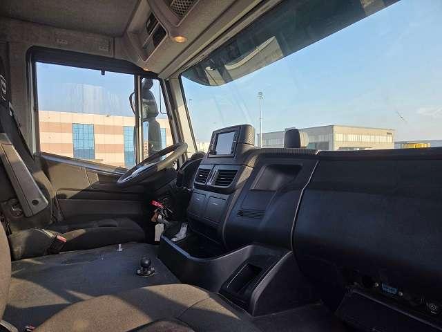 Iveco Stralis AD 260S33 Photo 10