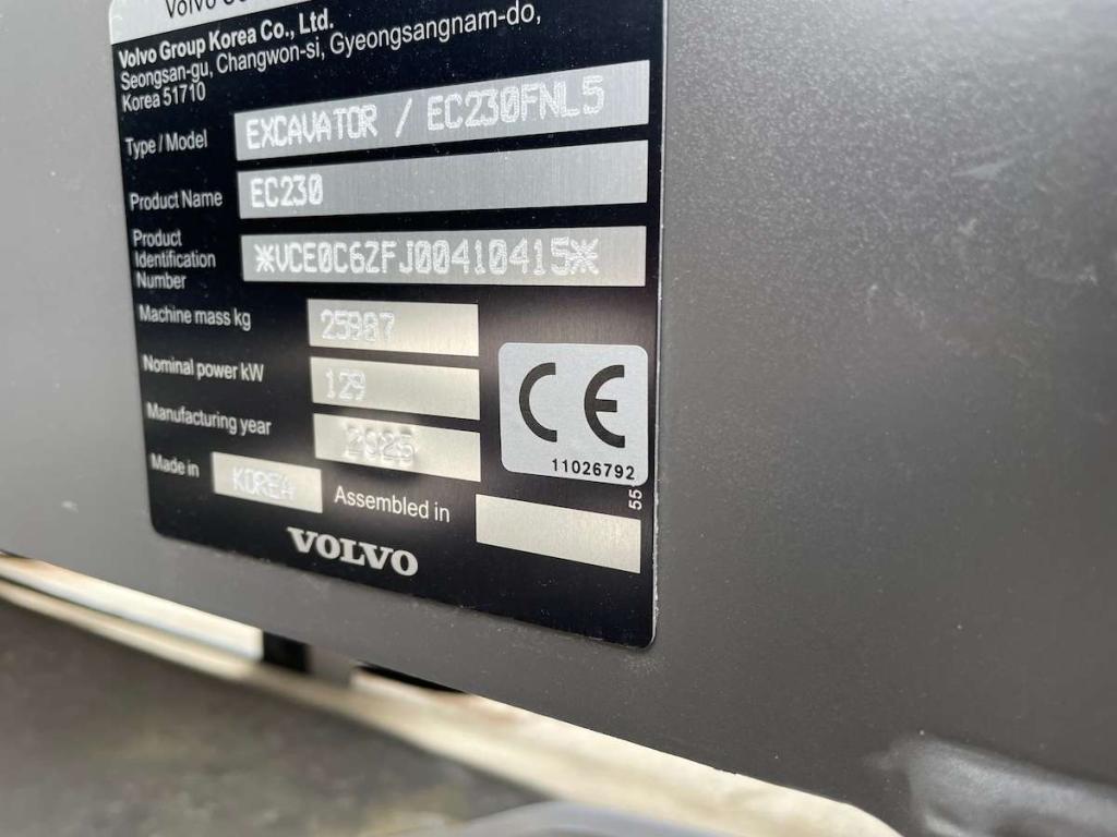 Volvo EC230FNL-5 Photo 11