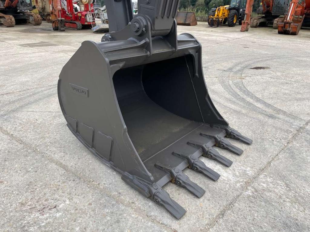 Volvo EC230FNL-5 Photo 8