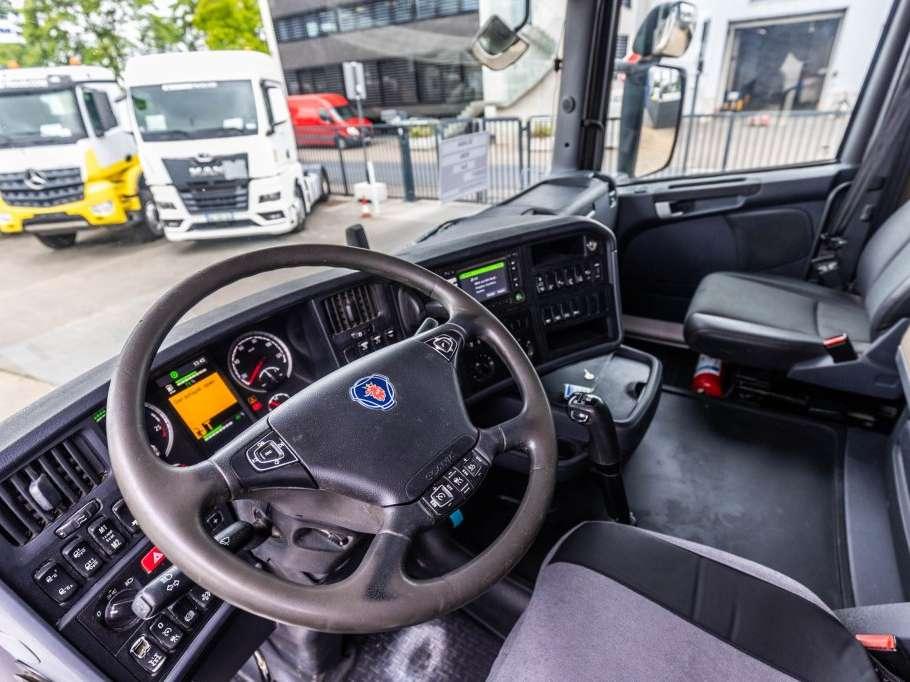 Scania R580-6x4-Intarder-BIG AXLES Photo 15