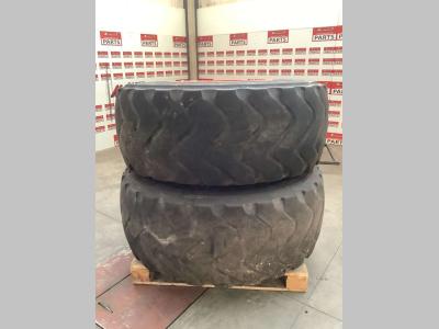 Pneu avec jantes pour Hitachi XHA2 en vente par Massucco T. Srl Area Ricambi