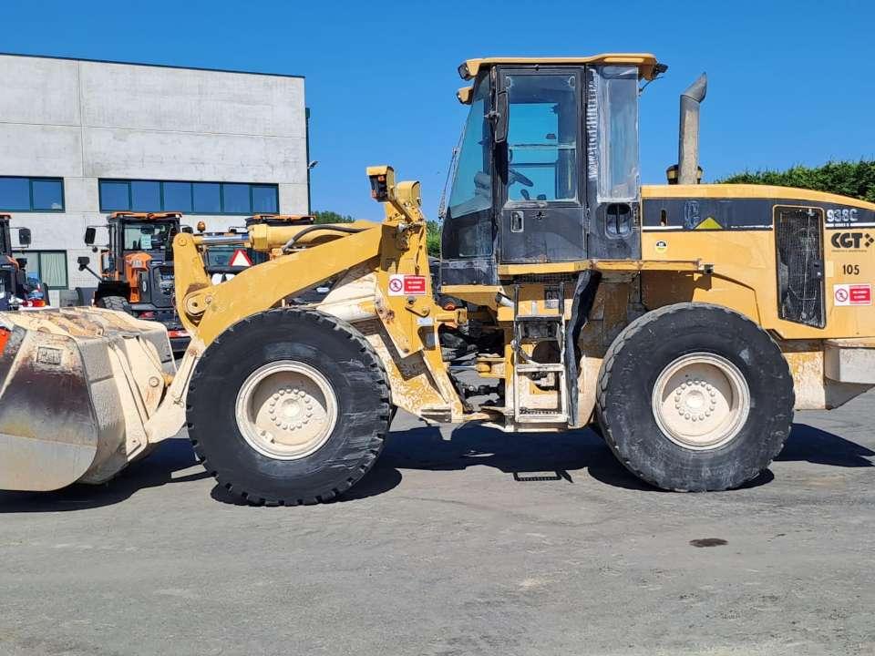 Caterpillar 938G Photo 2