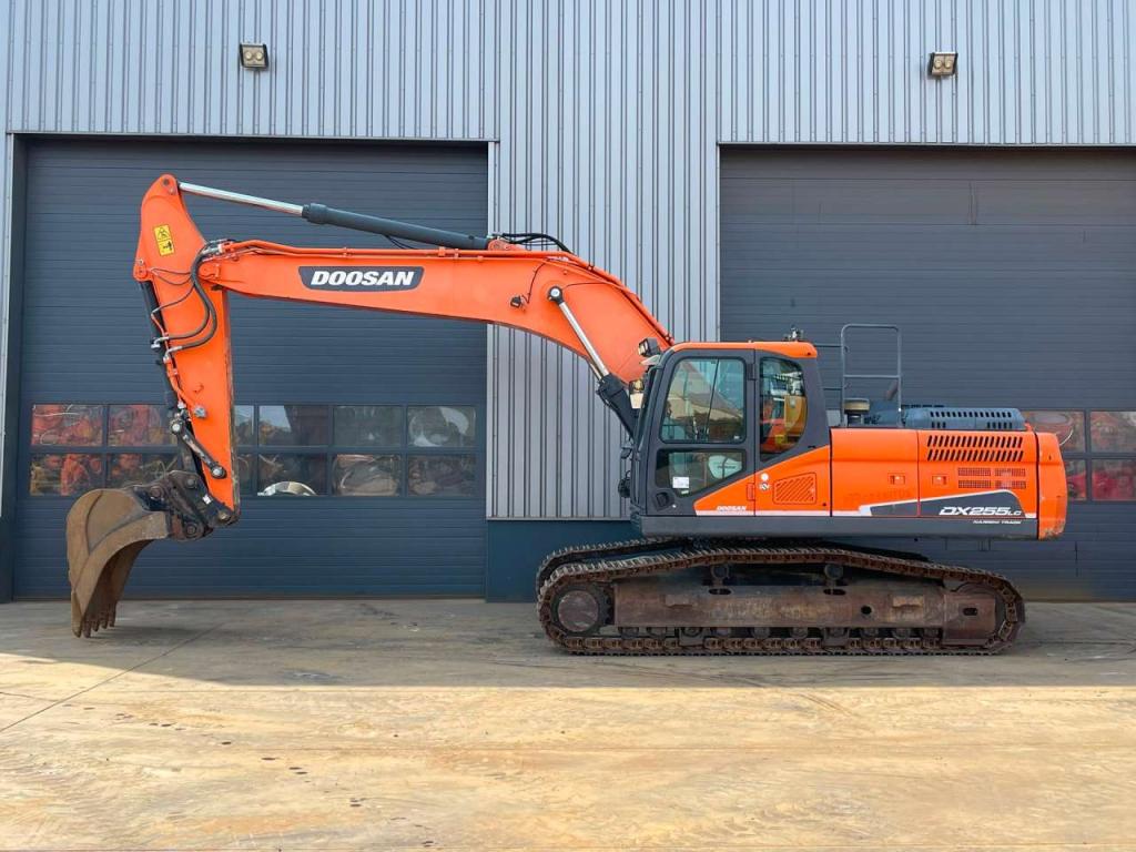 Doosan DX255LC-5 Photo 1