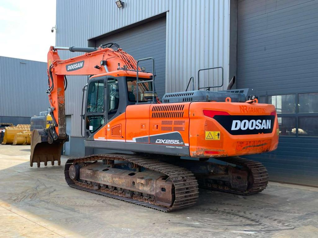 Doosan DX255LC-5 Photo 3