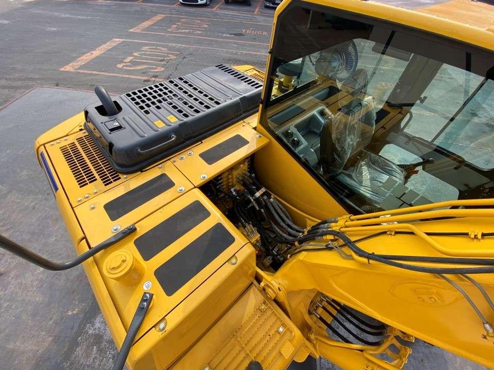Komatsu PC130-7 Photo 17