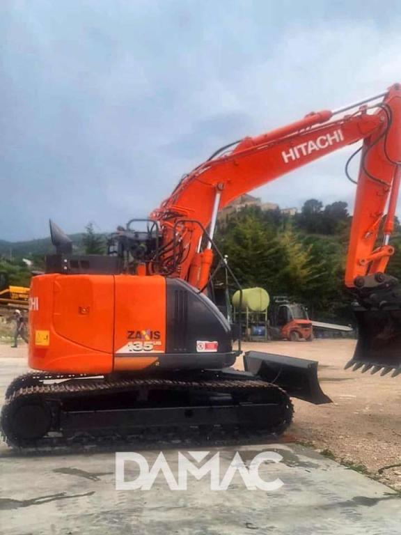 Hitachi ZX135US Photo 5
