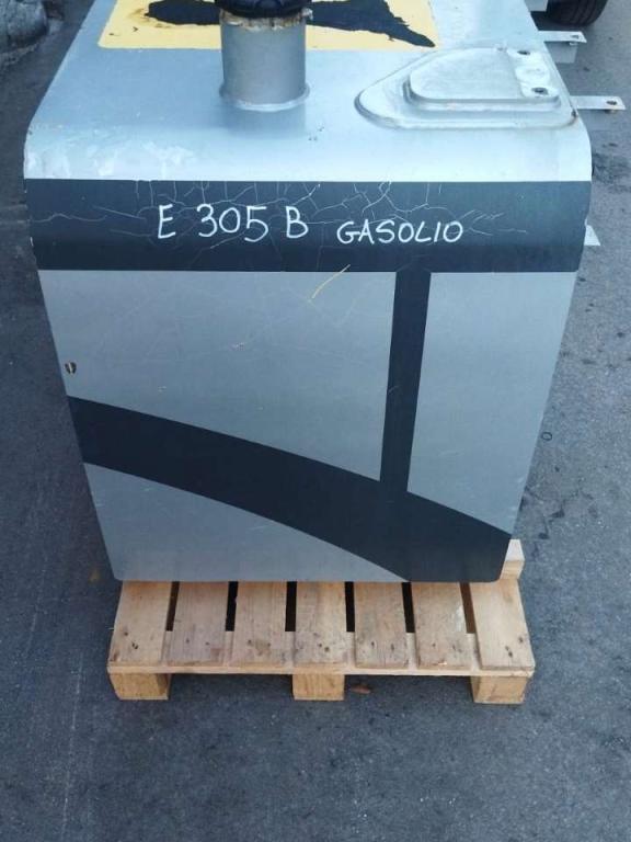 Réservoir de carburant pour New Holland E 305 B Photo 2