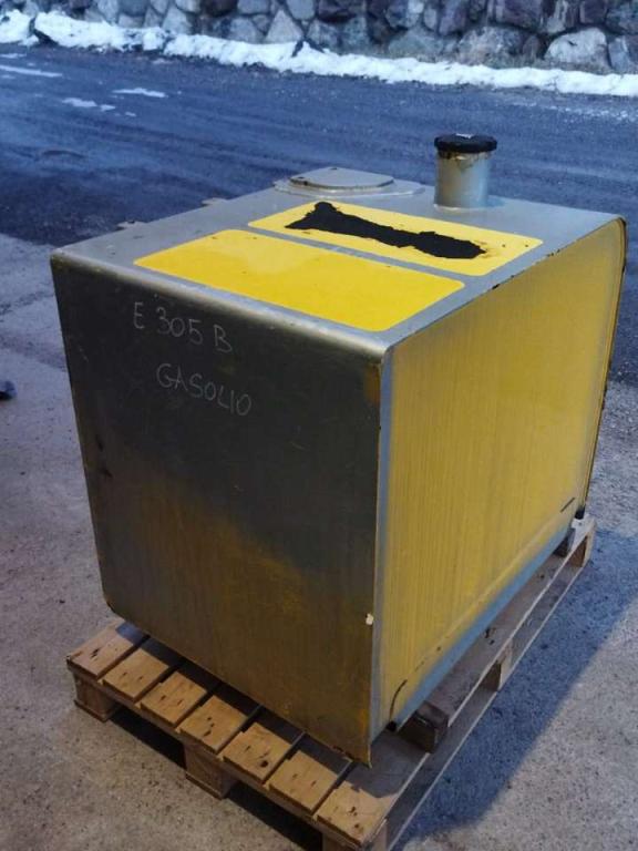 Réservoir de carburant pour New Holland E 305 B Photo 4