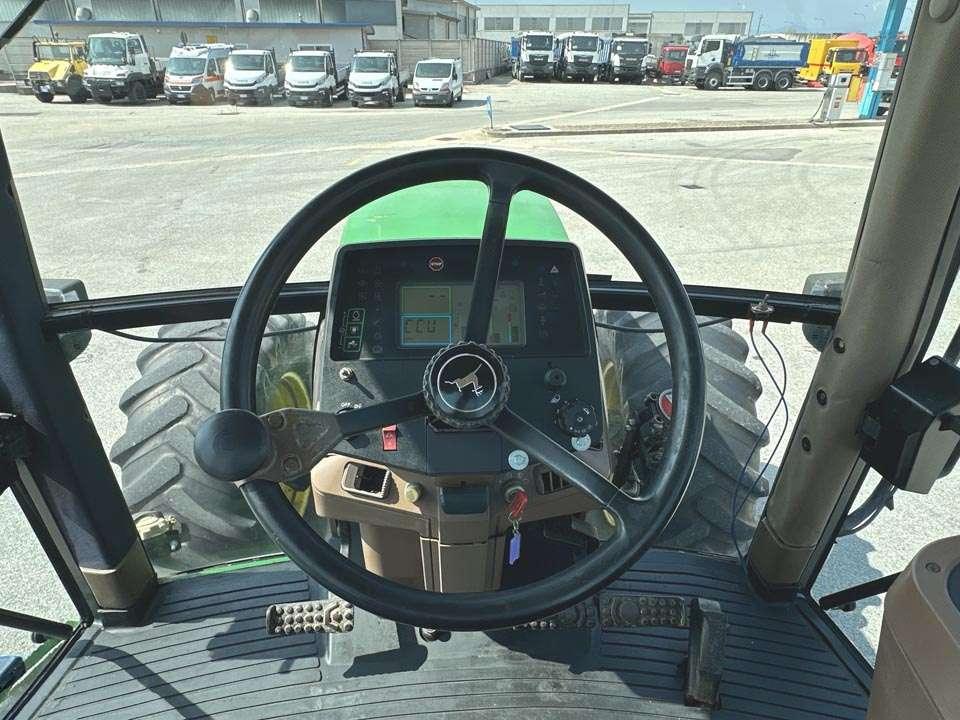 John Deere 7800 4X4 Photo 17