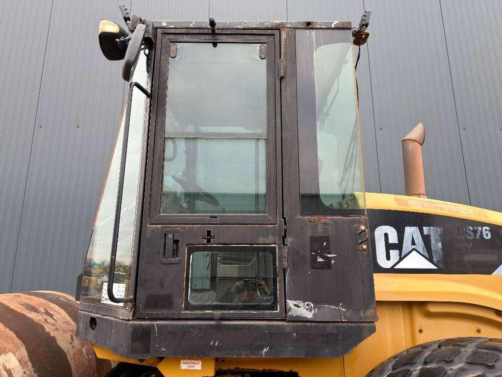 Caterpillar CS76 XT Photo 30