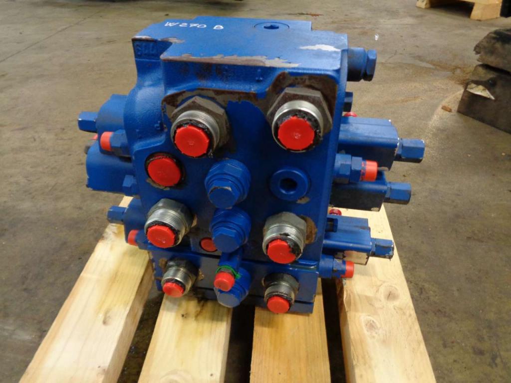 Distributeur hydraulique pour New Holland W 270 B Photo 2