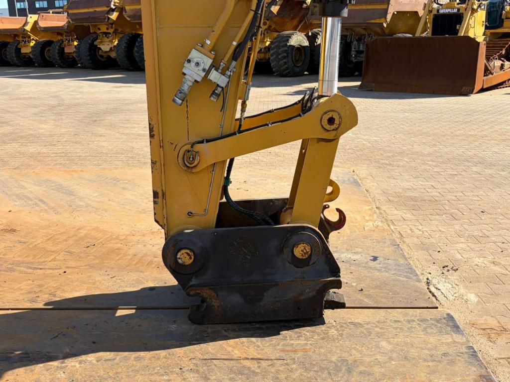 Caterpillar 330 Photo 10