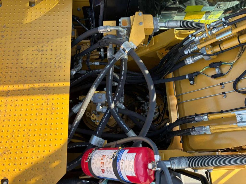 Caterpillar 330 Photo 30