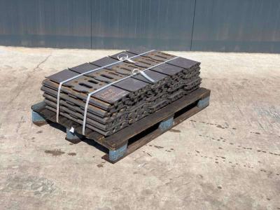 Train de roulement pour JCB JS240 / JS260 / JS300 Shoes/Pads Photo 1