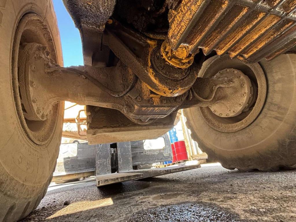 Volvo Rear planetary axle for Volvo L120C Photo 1