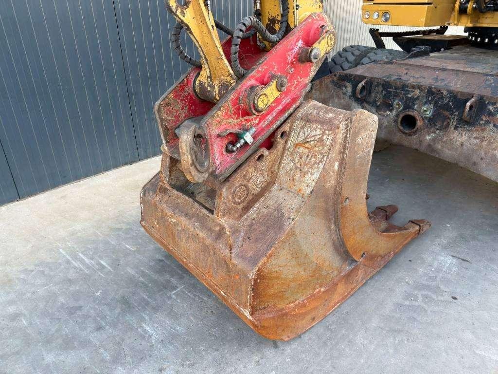 Caterpillar M318F Photo 19