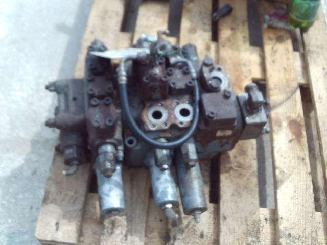 Distributeur hydraulique pour Hitachi ZW310 Photo 4