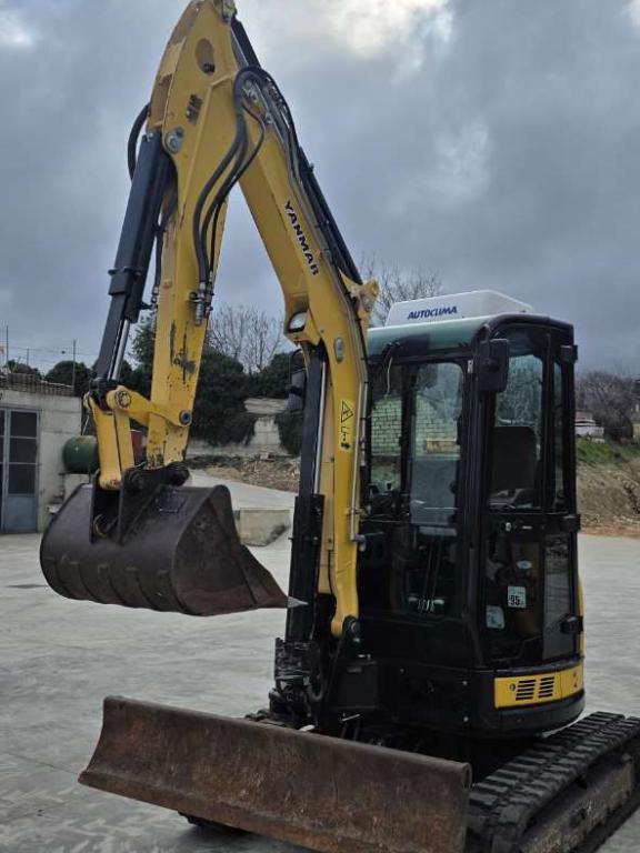 Yanmar VIO38 Photo 1