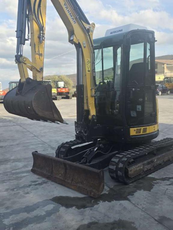 Yanmar VIO38 Photo 13