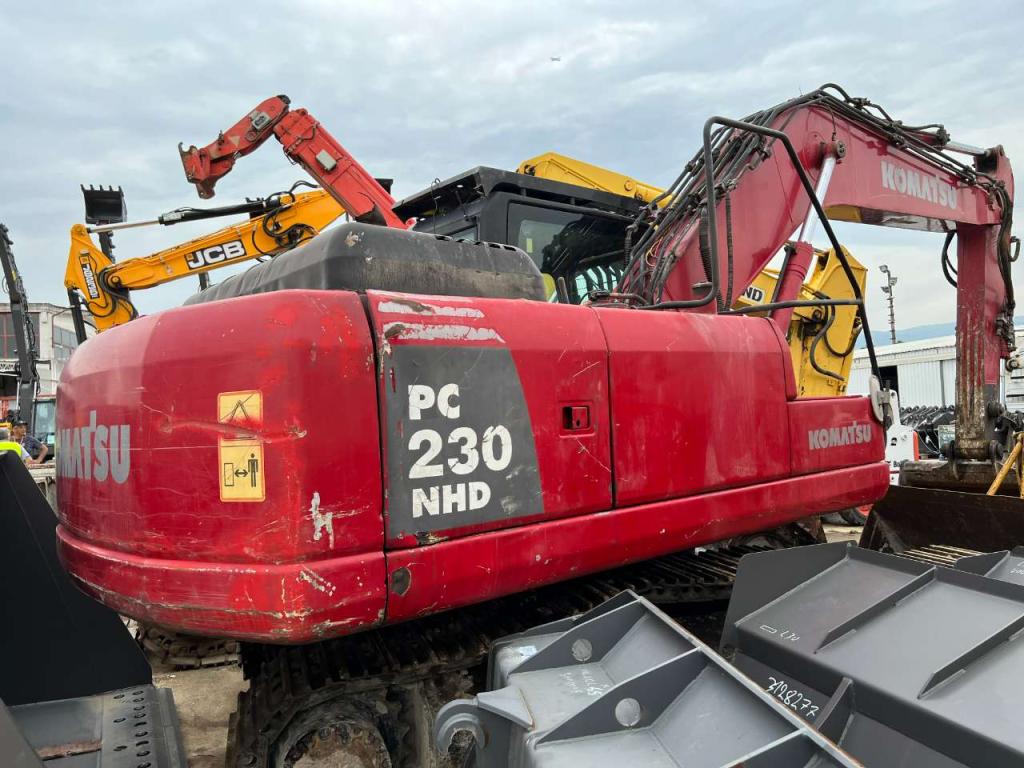 Komatsu PC230 NHD-8 Photo 4