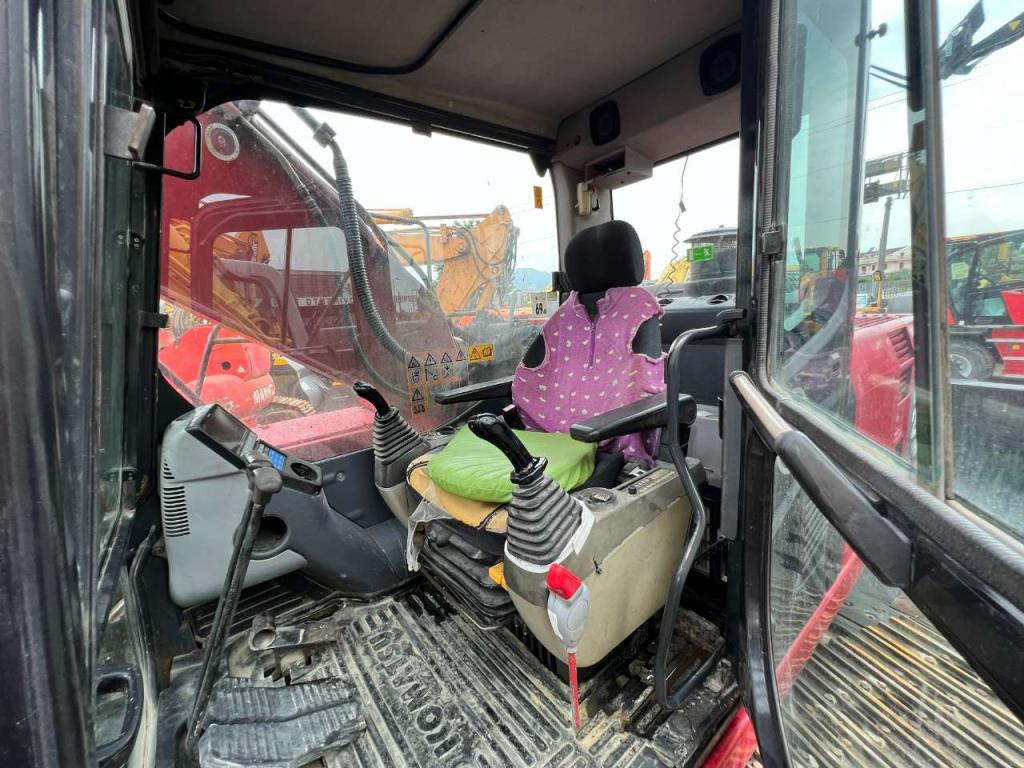 Komatsu PC230 NHD-8 Photo 7