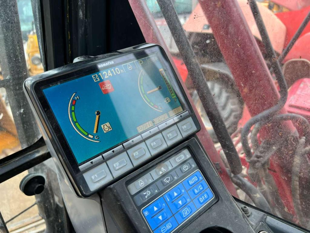 Komatsu PC230 NHD-8 Photo 8