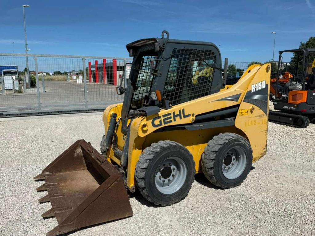 Gehl R150 Photo 1
