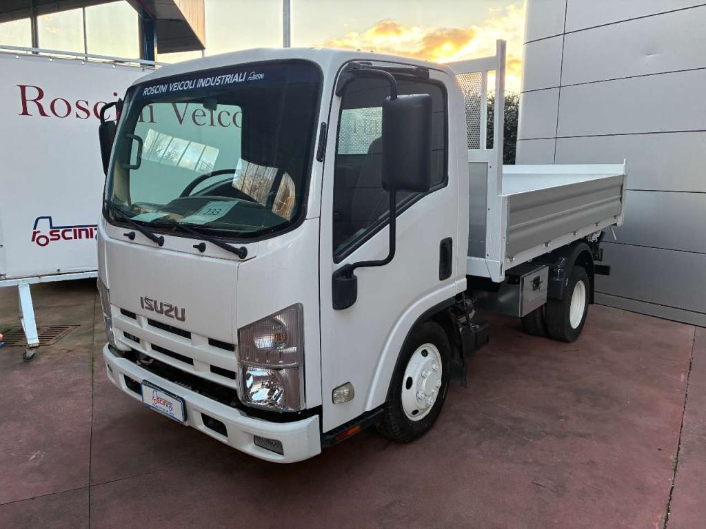 Isuzu NLR85 Photo 2