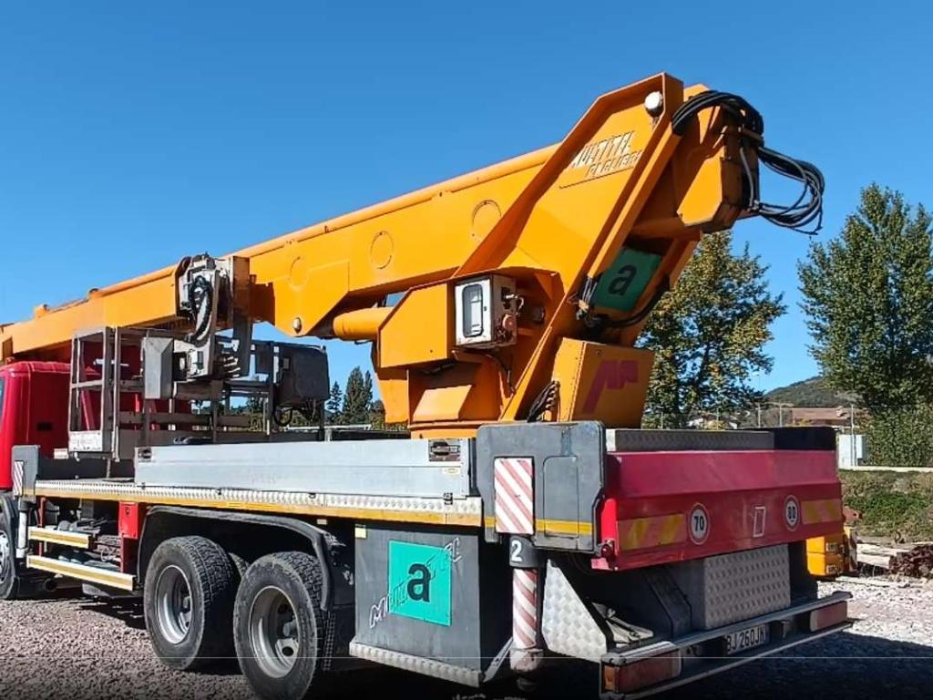 Scania J 340  TA Photo 3