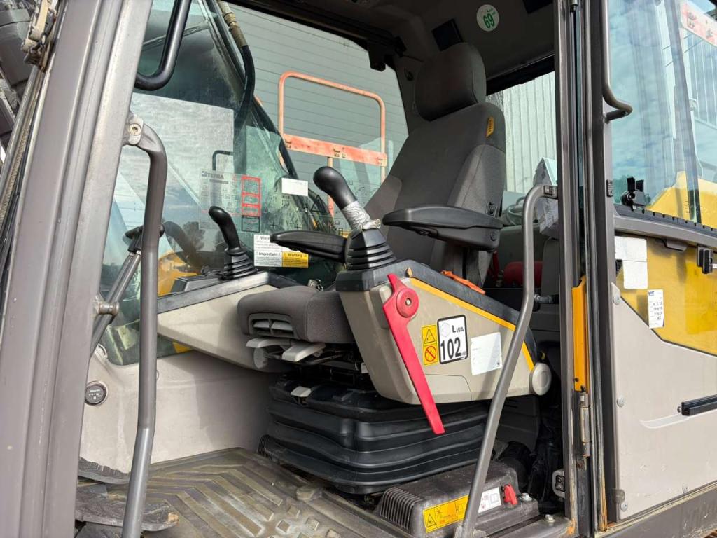 Volvo EC220EL Photo 20